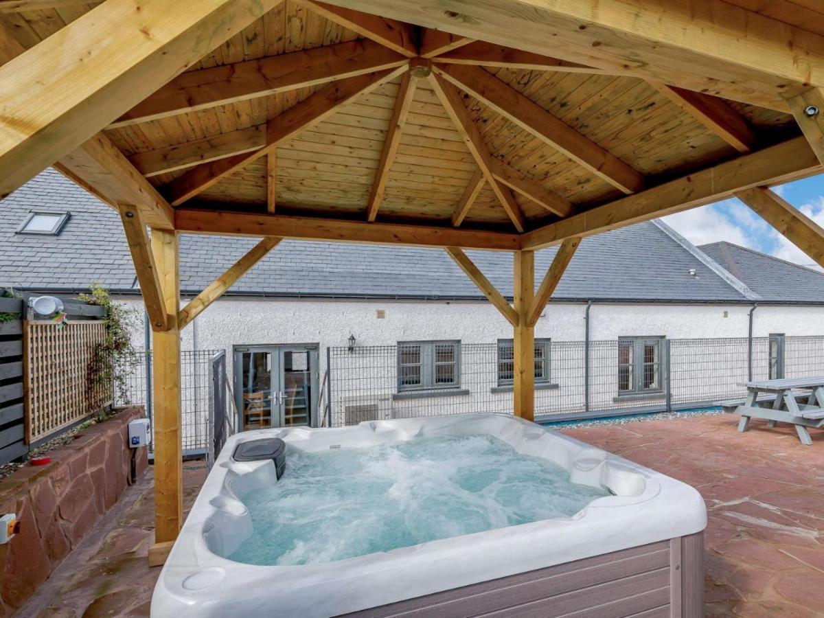 Westertonhill Lodge 3 With Hot Tub Option Balloch Exterior photo